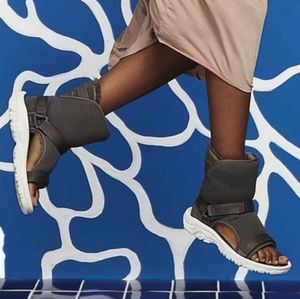 👣UGG x TEVA Collab Hybrid Boot in Black Iris (Dark Blue) 💜💜UNISEX💜💜